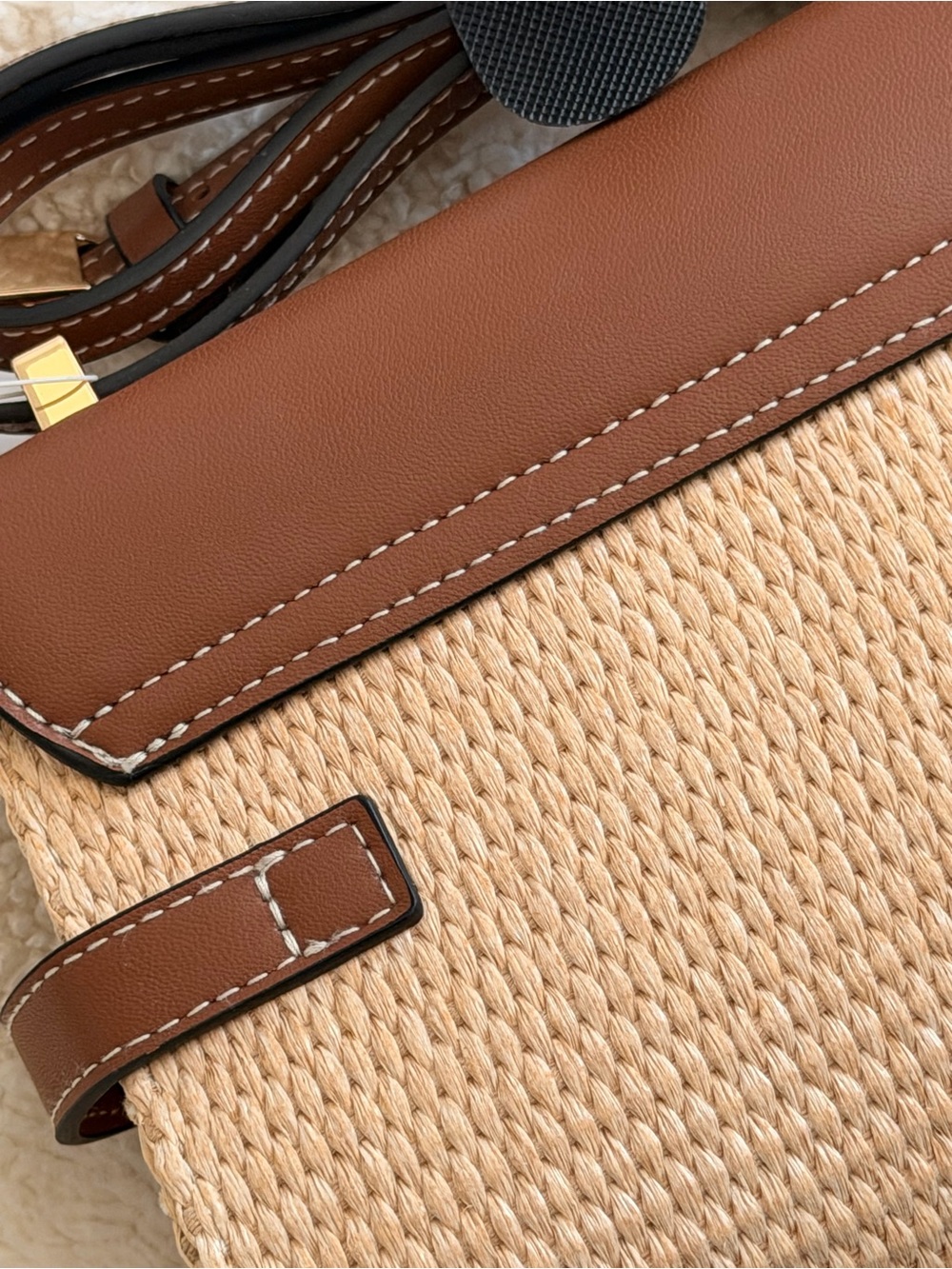 H&M Brown and Natural Straw Crossbody Bag with Gold Accents - Picture 6 of 8